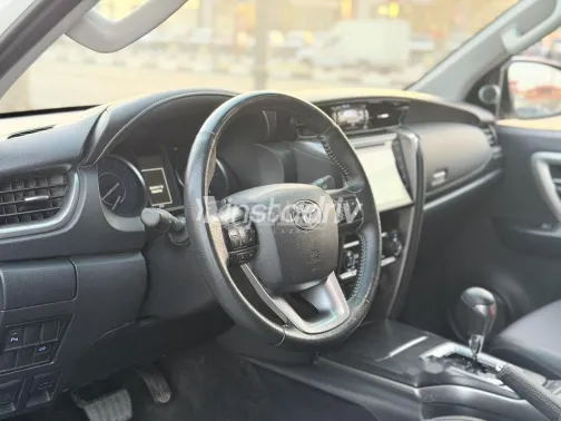 تويوتا فورتشنر 2024 أبيض مستعملة للبيع - 4