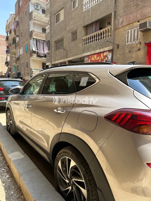 Hyundai Tucson 2020 White Used for Sale - 3