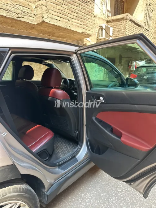Hyundai Tucson 2020 White Used for Sale - 9