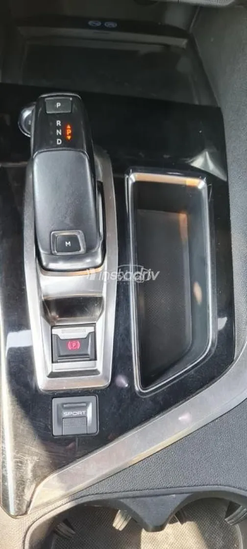 Peugeot 5008 2020 Gray Used for Sale - 6