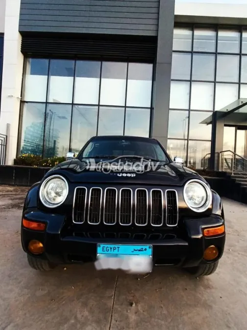 جيب ليبيرتى 2006 أسود مستعملة للبيع - 1