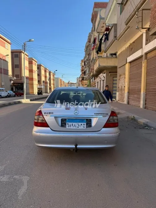 Mercedes E 200 2007 Silver Used for Sale - 2