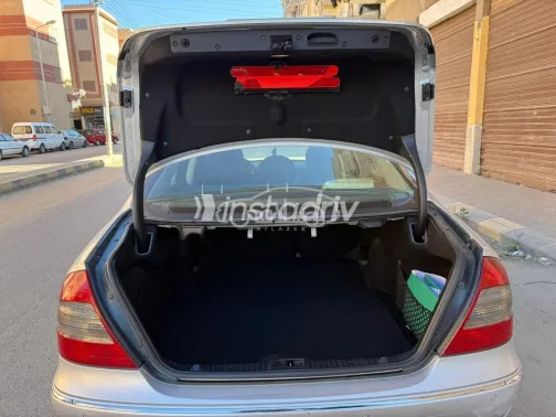 Mercedes E 200 2007 Silver Used for Sale - 4