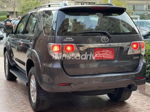تويوتا فورتشنر 2015 رمادي مستعملة للبيع - 2
