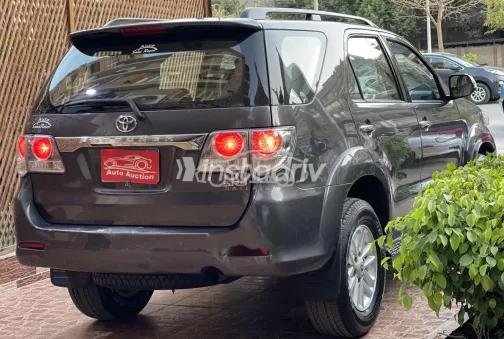 تويوتا فورتشنر 2015 رمادي مستعملة للبيع - 9