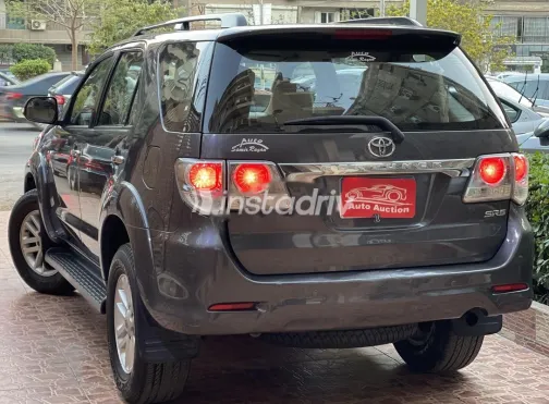 تويوتا فورتشنر 2015 رمادي مستعملة للبيع - 10