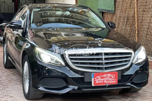 مرسيدس C 180 2018 أسود مستعملة للبيع - 2