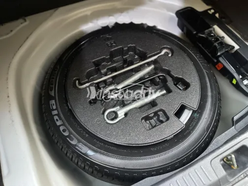 تويوتا كورولا 2020 أبيض مستعملة للبيع - 5