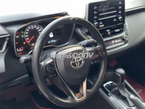 تويوتا كورولا 2020 أبيض مستعملة للبيع - 6