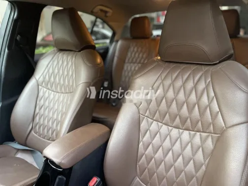 تويوتا كورولا 2020 أبيض مستعملة للبيع - 7