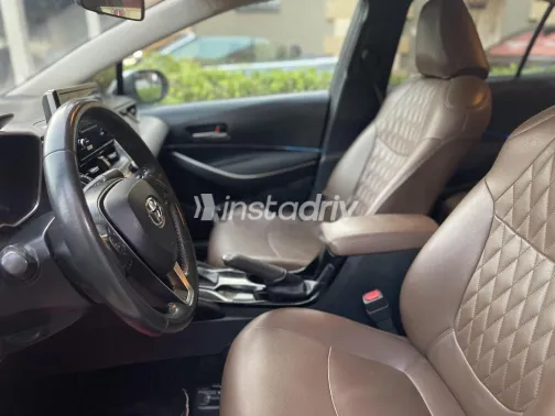 تويوتا كورولا 2020 أبيض مستعملة للبيع - 8