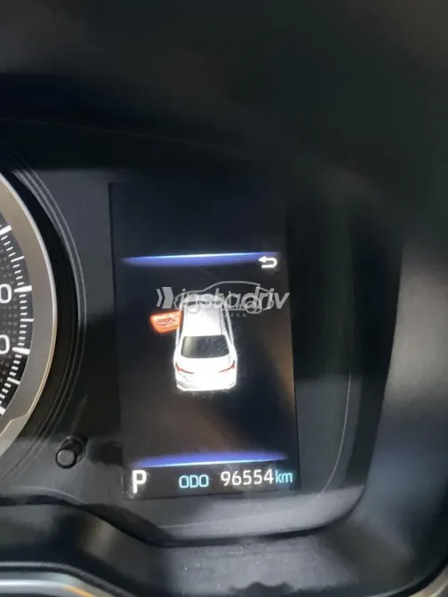 تويوتا كورولا 2020 أبيض مستعملة للبيع - 9