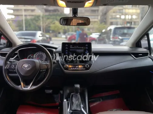 تويوتا كورولا 2020 أبيض مستعملة للبيع - 10