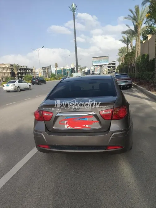 هيونداي إلنترا اتش دى 2019 أبيض مستعملة للبيع - 2