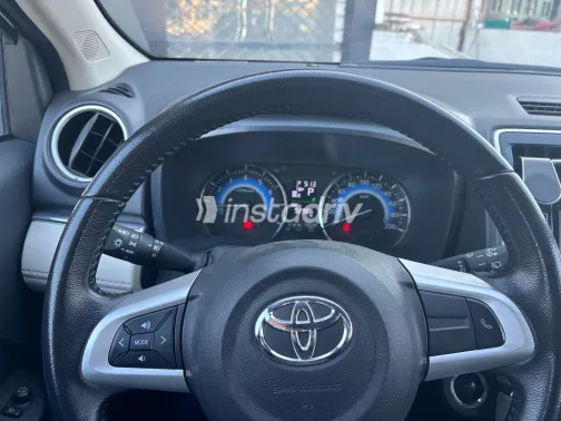 تويوتا رش 2023 أبيض مستعملة للبيع - 3