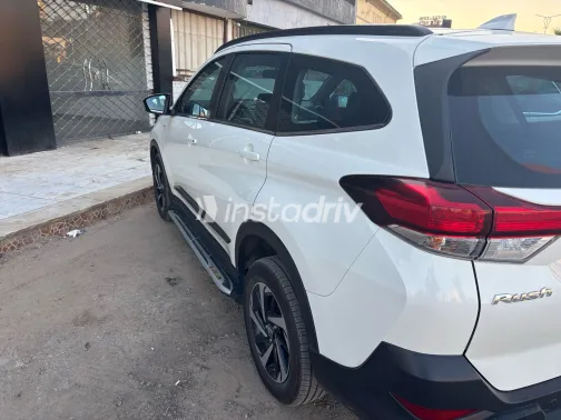 تويوتا رش 2023 أبيض مستعملة للبيع - 4