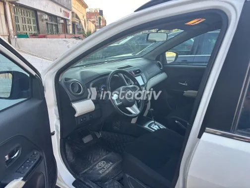 تويوتا رش 2023 أبيض مستعملة للبيع - 7