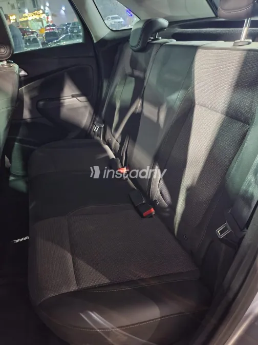 Opel Crossland 2021 White Used for Sale - 7