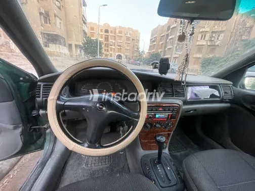 اوبل فيكترا 1997 أبيض مستعملة للبيع - 1