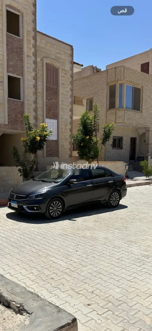 سوزوكى سياز 2022 أزرق غامق مستعملة للبيع - 2