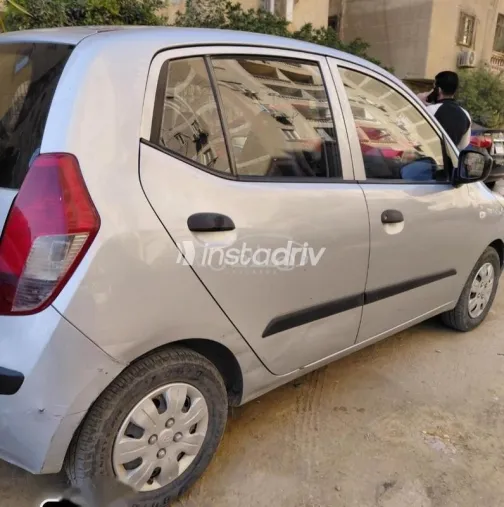 هيونداي I10 2010 فضي مستعملة للبيع - 3