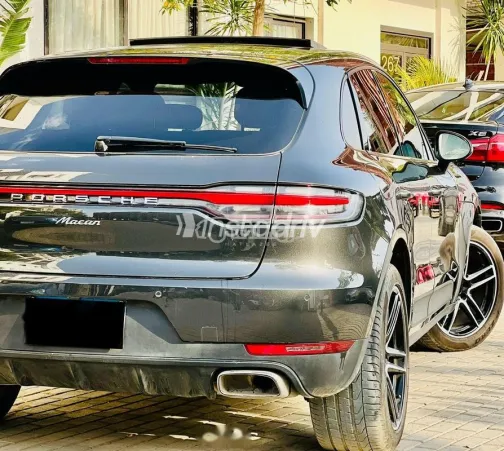 Porsche Macan 2021 Black Used for Sale - 7