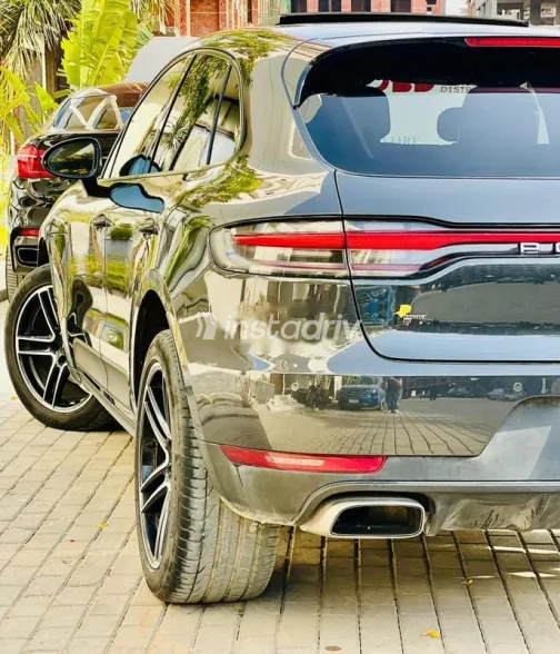 Porsche Macan 2021 Black Used for Sale - 8