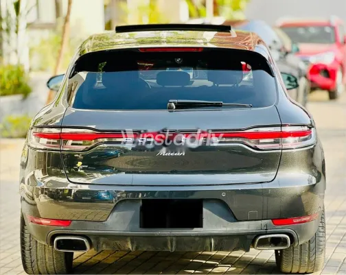 Porsche Macan 2021 Black Used for Sale - 9