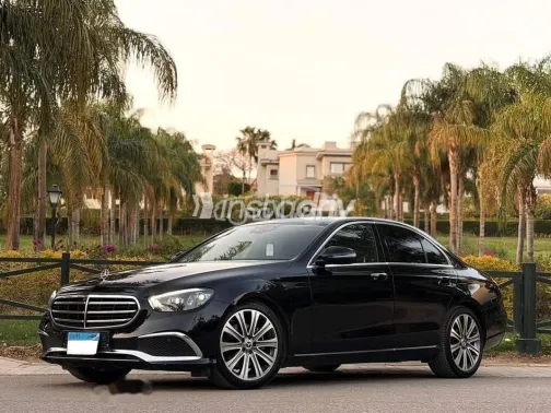 مرسيدس E 200 2021 أسود مستعملة للبيع - 3