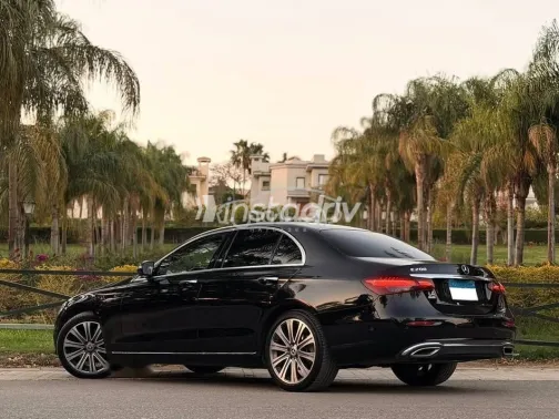 مرسيدس E 200 2021 أسود مستعملة للبيع - 5