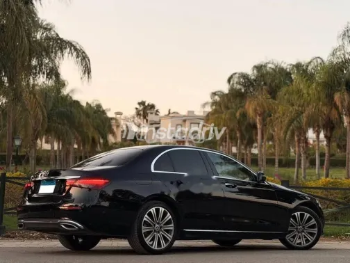 مرسيدس E 200 2021 أسود مستعملة للبيع - 6