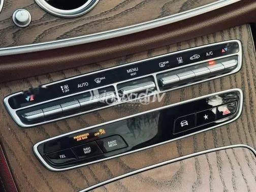 مرسيدس E 200 2021 أسود مستعملة للبيع - 10