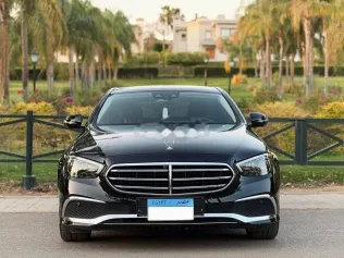 مرسيدس E 200 2021 أسود مستعملة للبيع