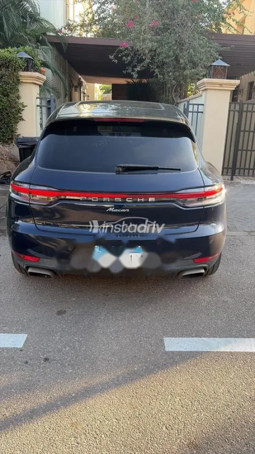 Porsche Macan 2020 Blue Used for Sale - 3
