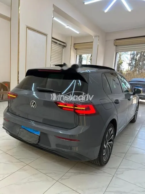فولكس فاغن جولف 6 2023 رمادي مستعملة للبيع - 4