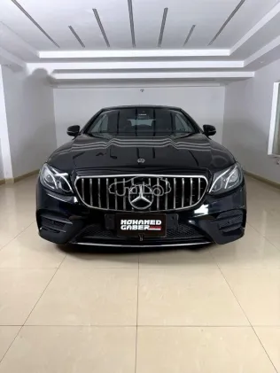 مرسيدس E 200 2018 أسود مستعملة للبيع