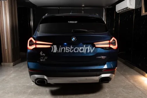 بي ام دبليو IX3 2024 أزرق غامق مستعملة للبيع - 2