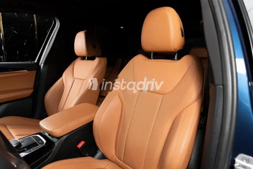 بي ام دبليو IX3 2024 أزرق غامق مستعملة للبيع - 6