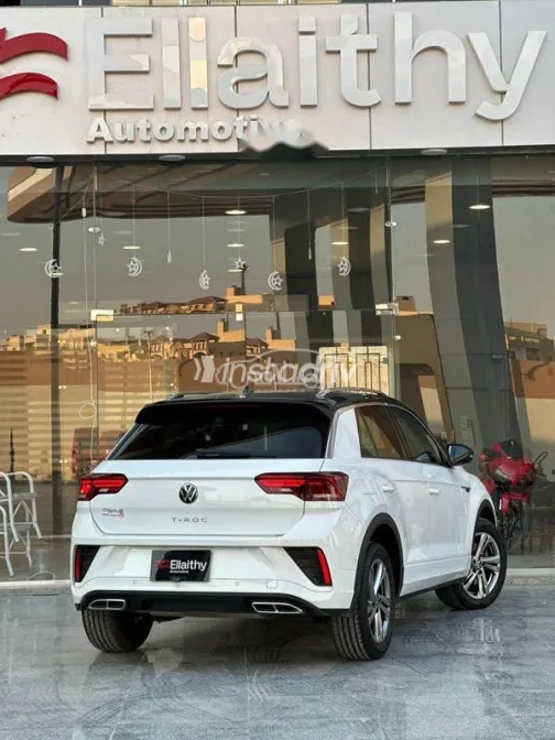 Volkswagen T-Roc 2024 White Used for Sale - 3