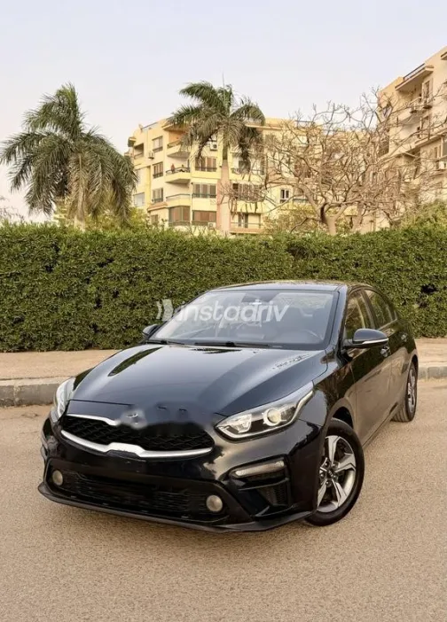 كيا سيراتو 2021 أزرق غامق مستعملة للبيع - 8