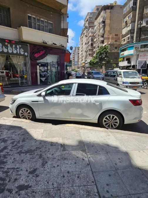 Renault Megane 2019 White Used for Sale - 4