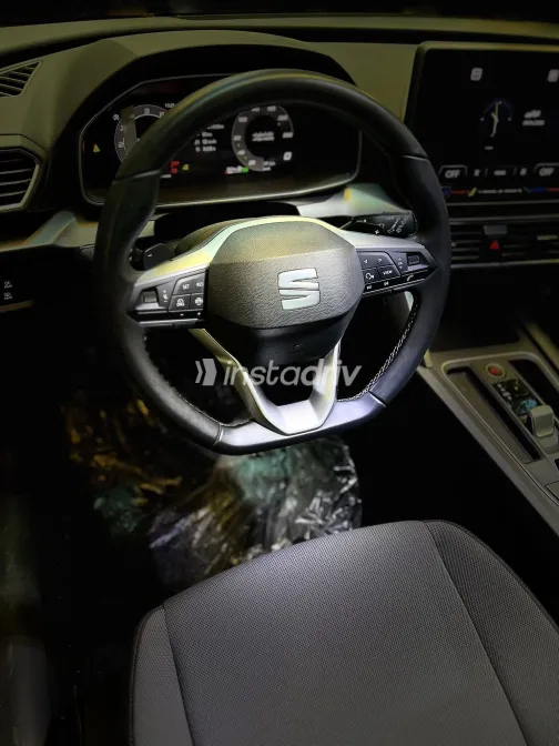 Seat Leon 2025 White Used for Sale - 1