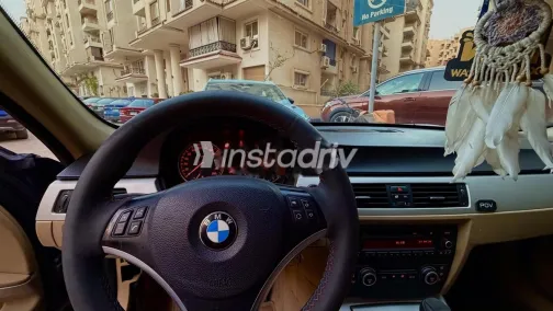 بي ام دبليو 318 2009 أزرق غامق مستعملة للبيع - 7