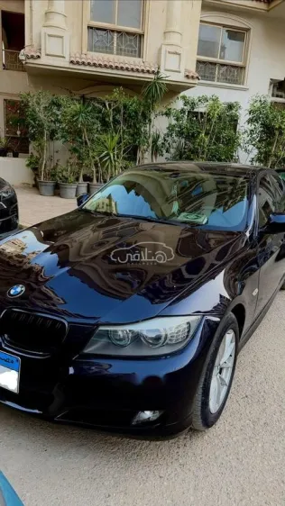 بي ام دبليو 318 2009 أزرق غامق مستعملة للبيع