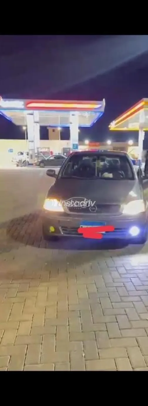 اوبل كورسا 2005 أبيض مستعملة للبيع - 1