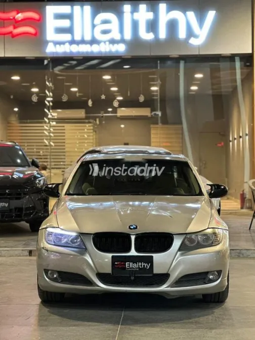 BMW 320 2010 Gold Used for Sale - 1
