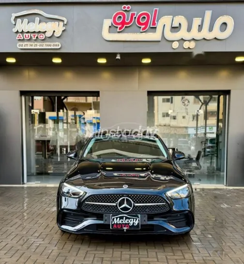 مرسيدس C 200 2023 أسود مستعملة للبيع - 1