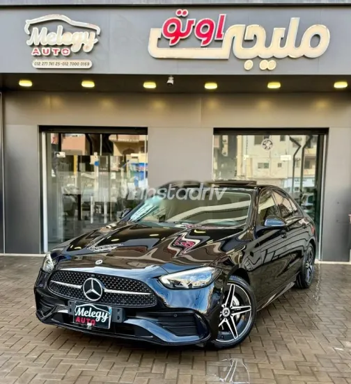 مرسيدس C 200 2023 أسود مستعملة للبيع - 2