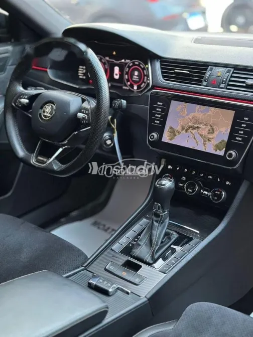 سكودا سوبيرب 2021 أحمر مستعملة للبيع - 2