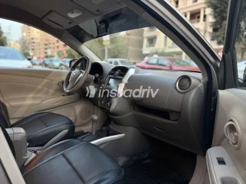 نيسان صنى 2023 فضي مستعملة للبيع - 8